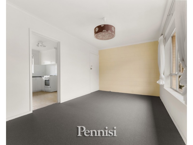 11/15 Royal Avenue, Essendon North VIC 3041