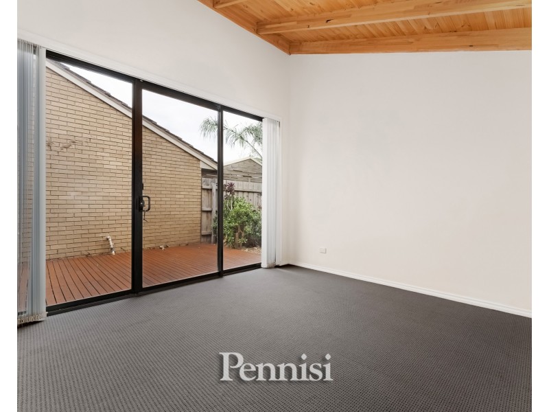 12/2 Mascoma Street, Strathmore VIC 3041
