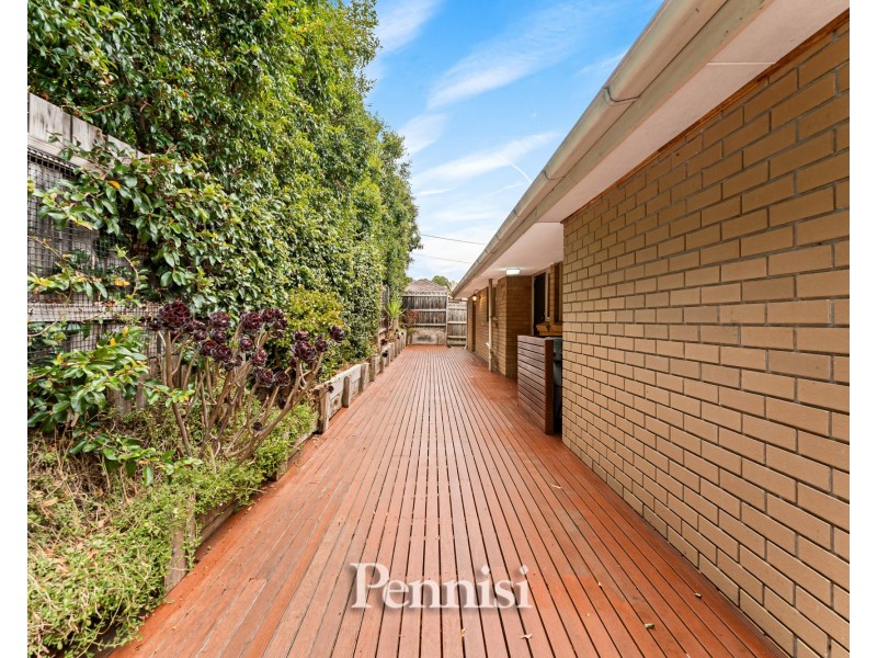 12/2 Mascoma Street, Strathmore VIC 3041