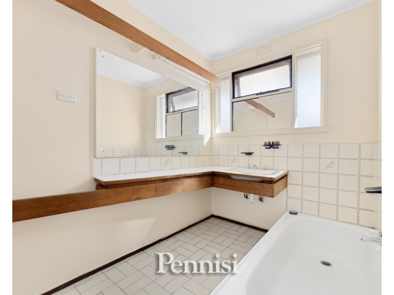 3 Elmhurst Road, Gladstone Park VIC 3043