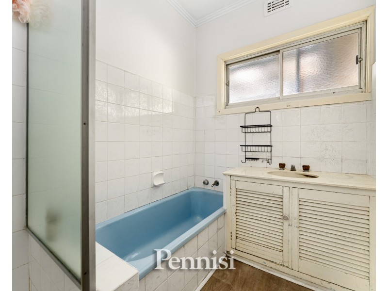 25 Melbourne Avenue, Glenroy VIC 3046