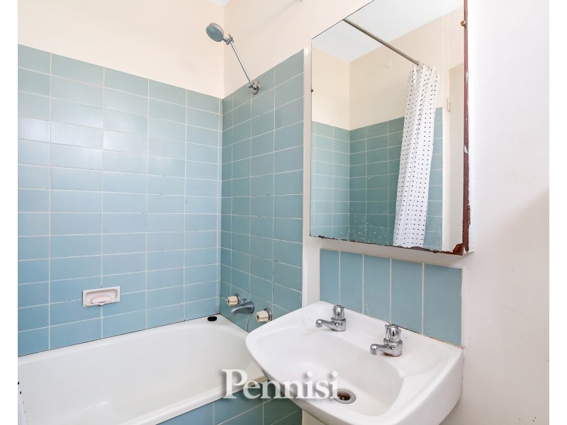 8/15 Shaftsbury Street, Essendon VIC 3040