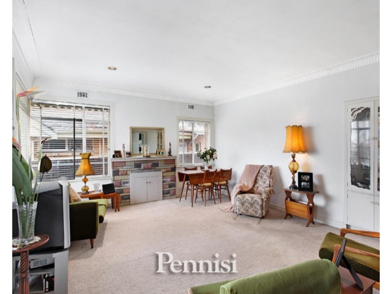 44 Hayes Road, Strathmore VIC 3041