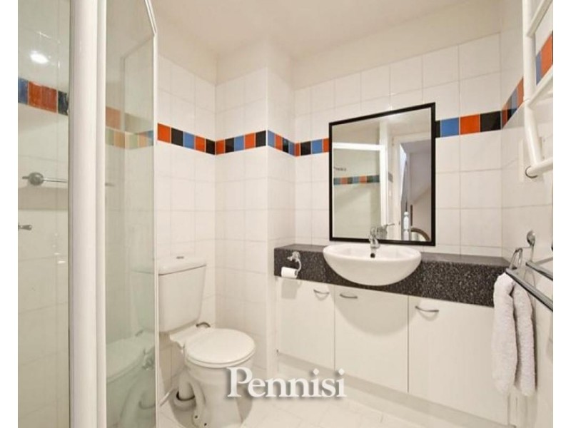 9 Kelvin Place, Carlton VIC 3053