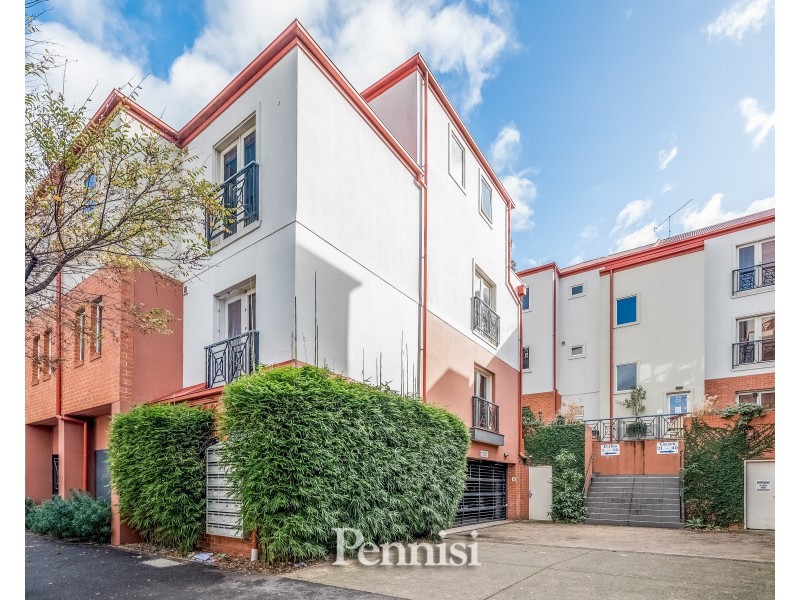 10/8-32 Howlett Street, Kensington VIC 3031