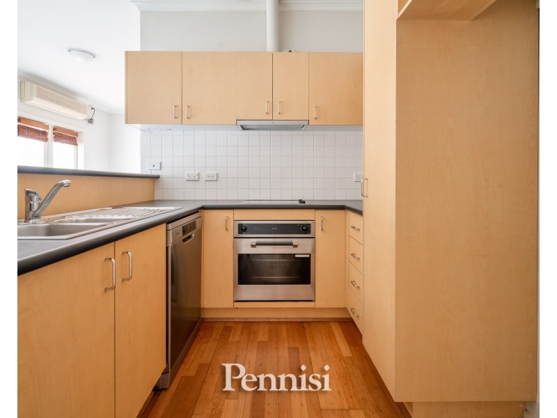 10/8-32 Howlett Street, Kensington VIC 3031
