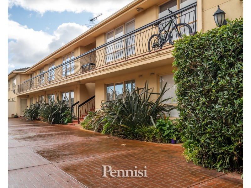 9/13 Peacock Street, Brunswick West VIC 3055