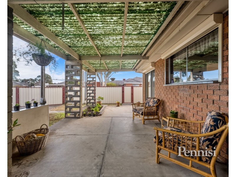 15 Sterling Drive, Keilor East VIC 3033