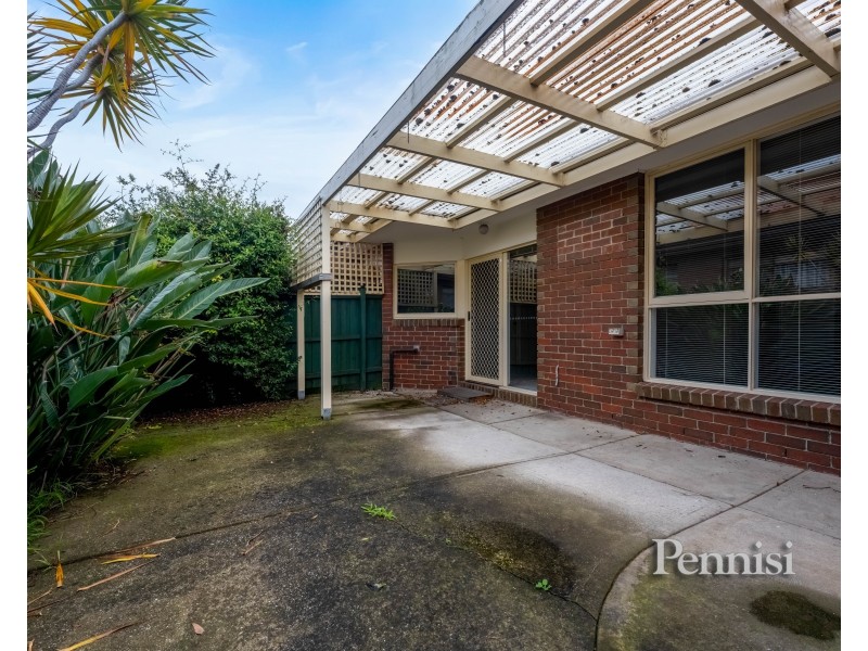 2/32 Gilbertson Street, Essendon VIC 3040
