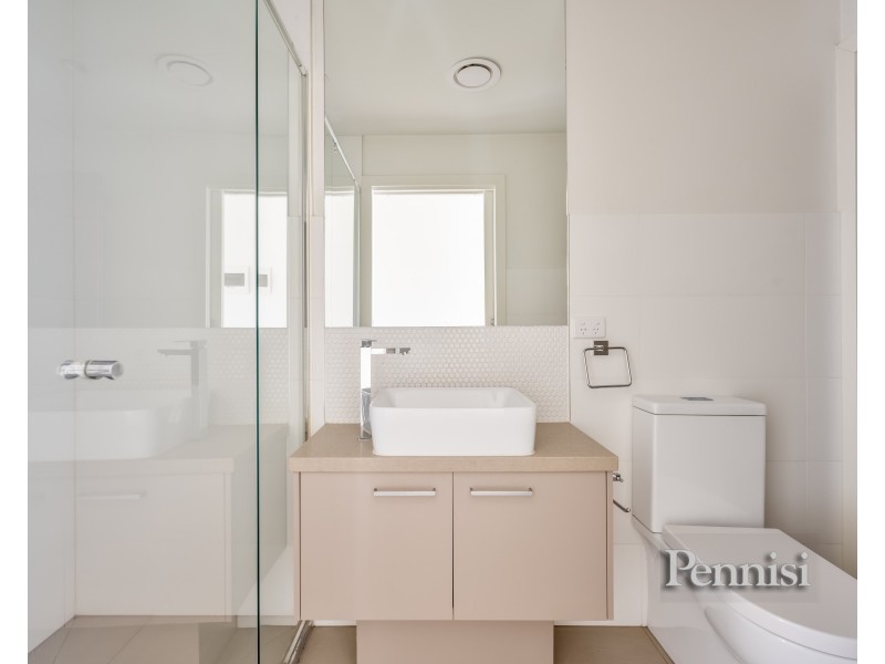 1/12 Leonard Crescent, Ascot Vale VIC 3032