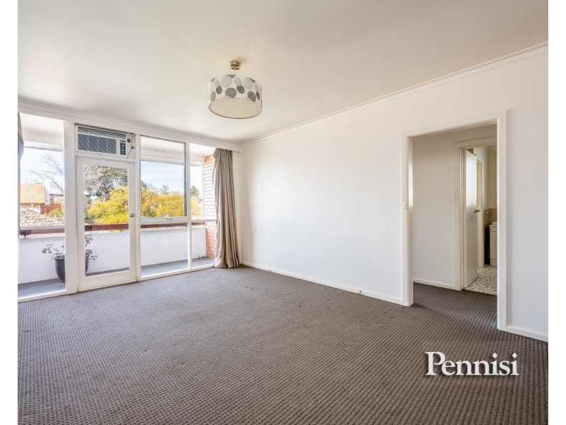 8/23 Brewster Street, Essendon VIC 3040