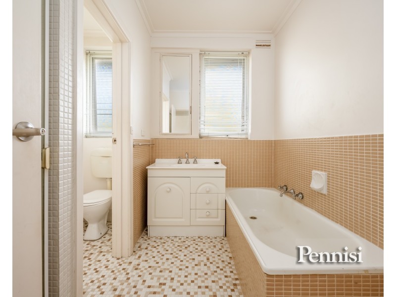 8/23 Brewster Street, Essendon VIC 3040