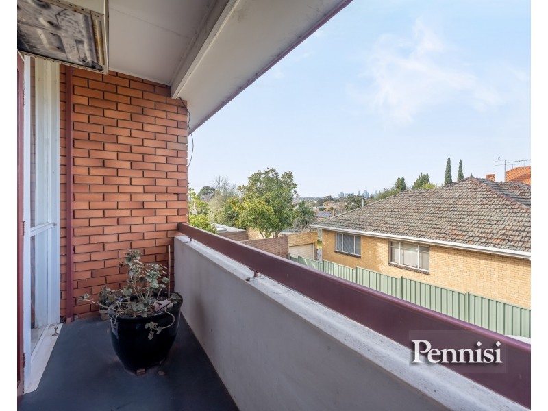 8/23 Brewster Street, Essendon VIC 3040