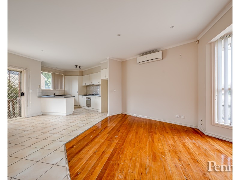 2/4 Lightwood Crescent, Meadow Heights VIC 3048