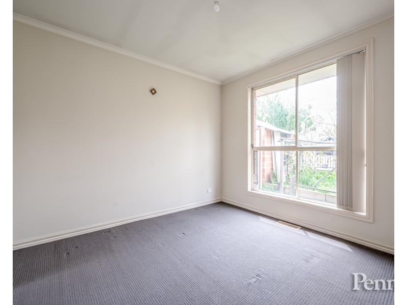 2/4 Lightwood Crescent, Meadow Heights VIC 3048