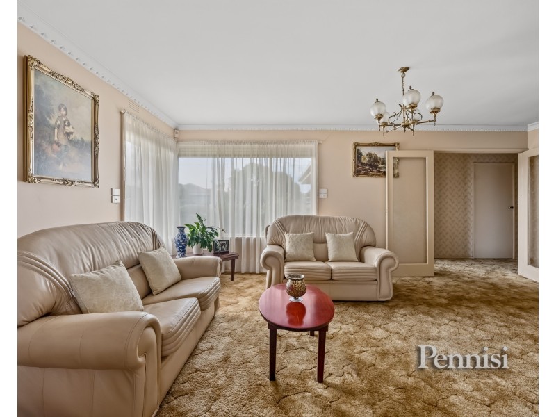 15 Sterling Drive, Keilor East VIC 3033