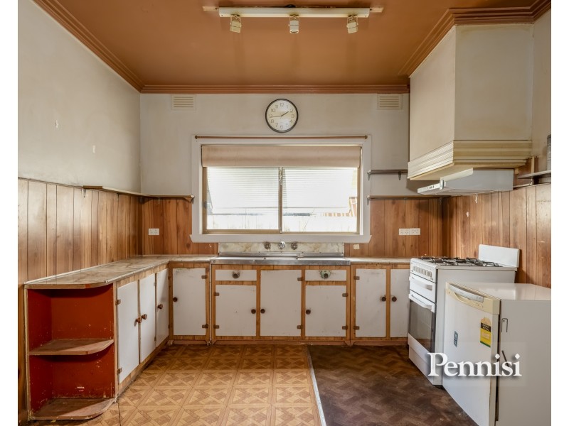 27 Melbourne Avenue, Glenroy VIC 3046