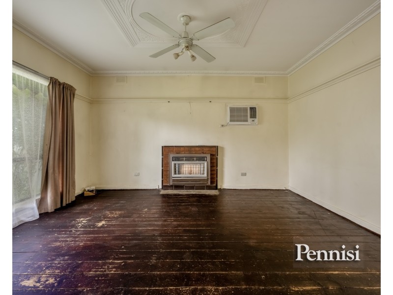 27 Melbourne Avenue, Glenroy VIC 3046