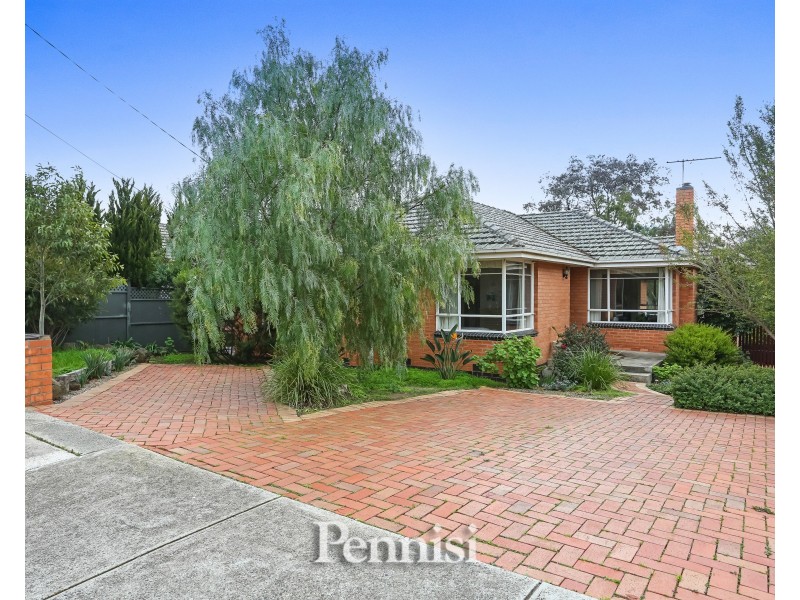 22 Strathnaver Avenue, Strathmore VIC 3041
