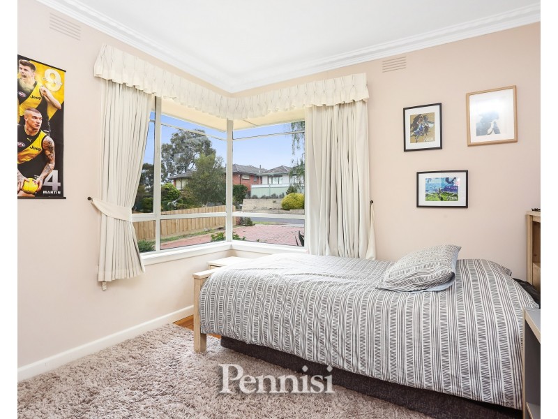 22 Strathnaver Avenue, Strathmore VIC 3041