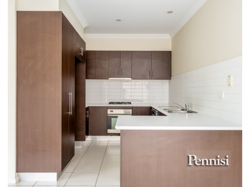 1/9 Tullamarina Avenue, Tullamarine VIC 3043