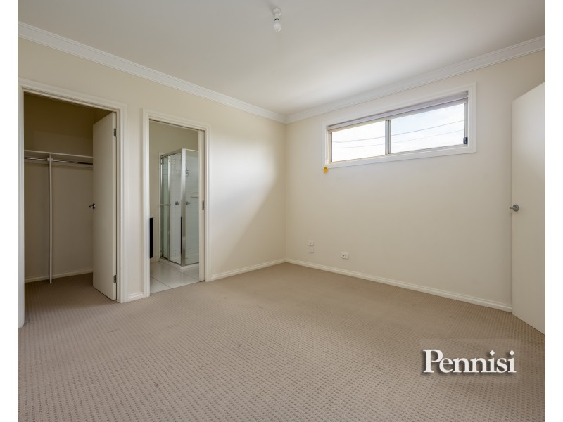1/9 Tullamarina Avenue, Tullamarine VIC 3043