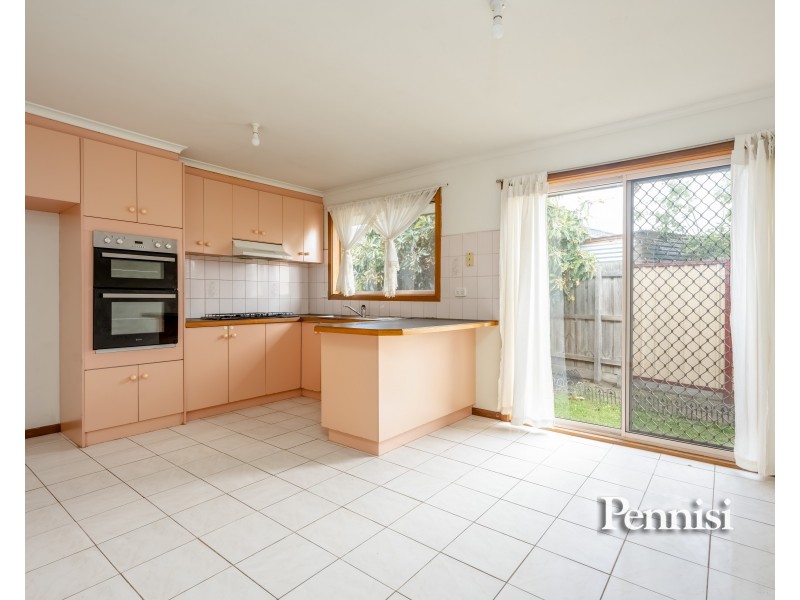 2/16 Coorong Court, Meadow Heights VIC 3048