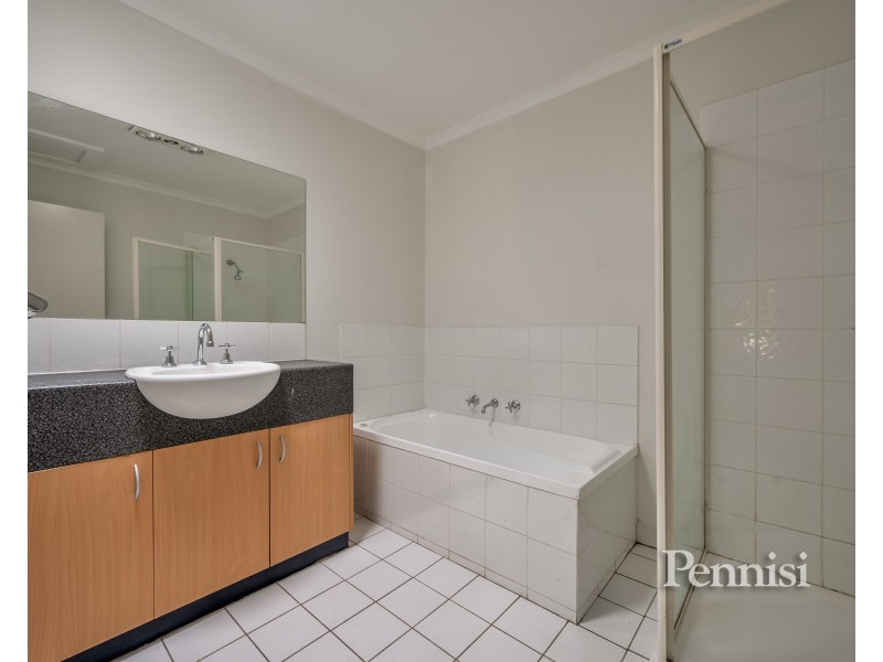 11/7 Whiltshire Drive, Roxburgh Park VIC 3064
