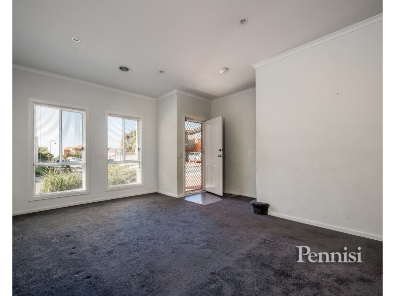 5 Balerno Circuit, Gowanbrae VIC 3043