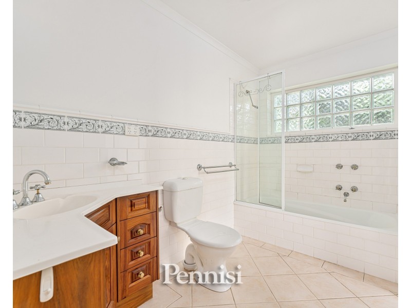 Rear 23 Woodland Street, Strathmore VIC 3041