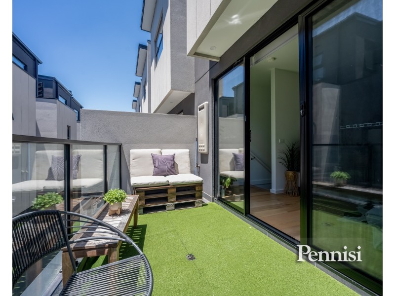9/244 Pascoe Vale Road, Essendon VIC 3040