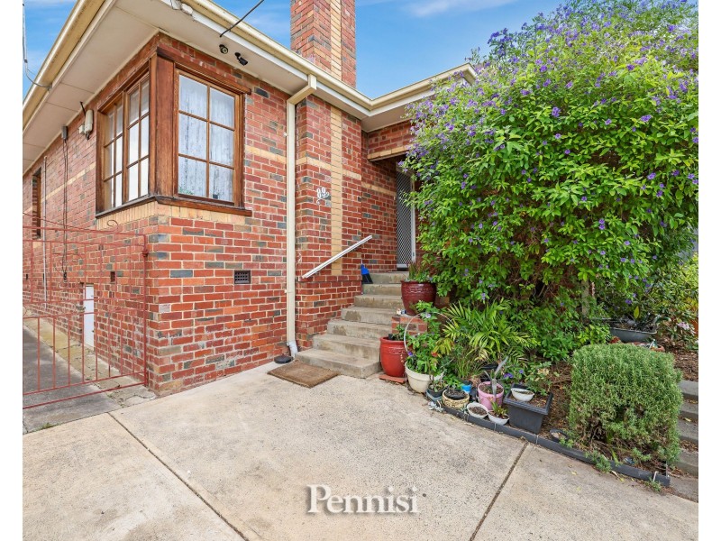 89 Deakin Street, Essendon VIC 3040