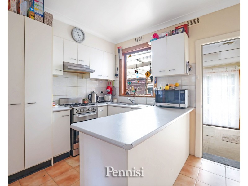 89 Deakin Street, Essendon VIC 3040