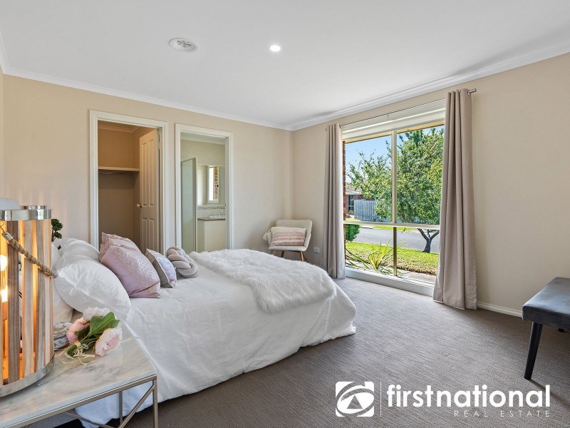 21 Strathaird Drive, Narre Warren South VIC 3805