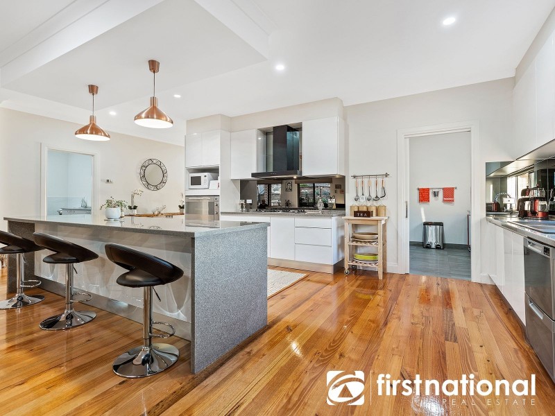 31 Montbrae Circuit, Narre Warren North VIC 3804