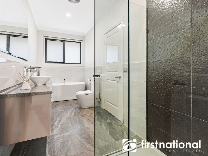 31 Montbrae Circuit, Narre Warren North VIC 3804