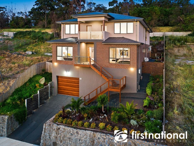 31 Montbrae Circuit, Narre Warren North VIC 3804