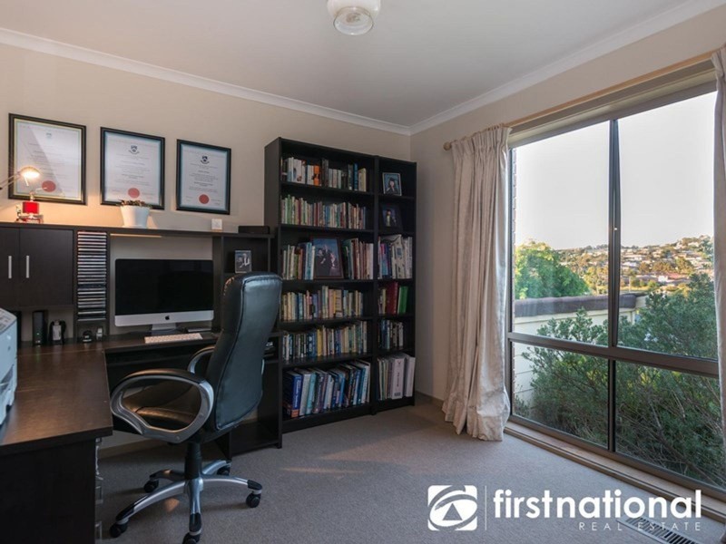 27 Telford Drive, Berwick VIC 3806