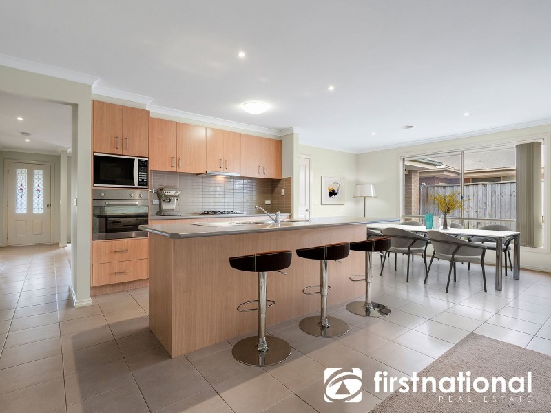 20 McCallum Drive, Cranbourne East VIC 3977