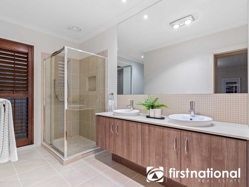 14 Bernly Boulevard, Berwick VIC 3806