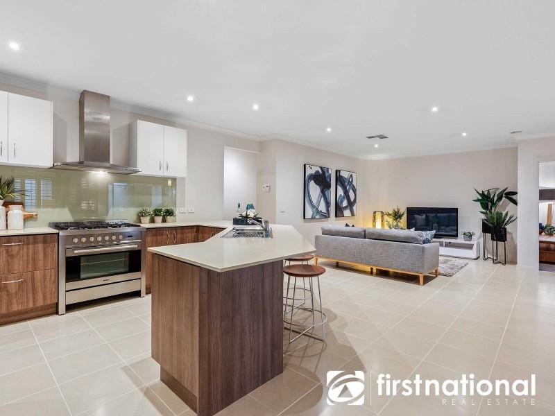 14 Bernly Boulevard, Berwick VIC 3806