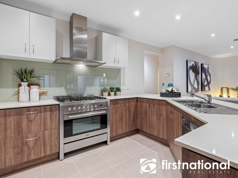 14 Bernly Boulevard, Berwick VIC 3806