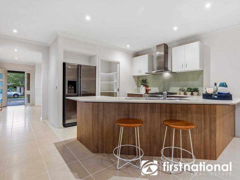 14 Bernly Boulevard, Berwick VIC 3806