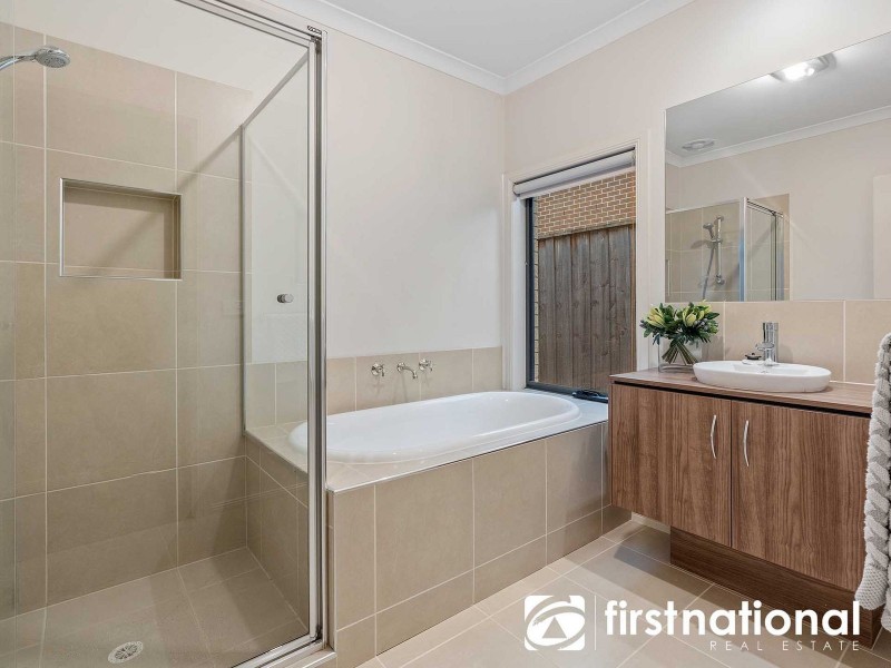 14 Bernly Boulevard, Berwick VIC 3806