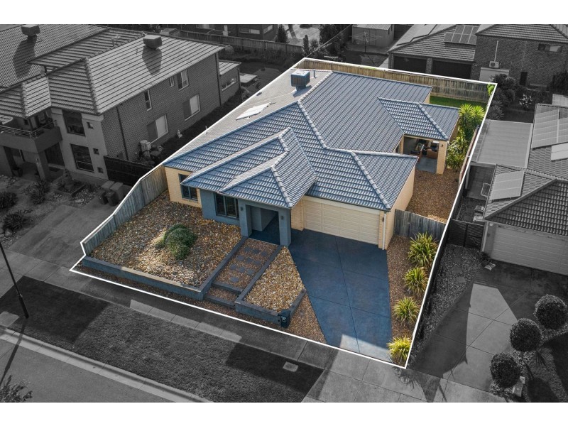 14 Bernly Boulevard, Berwick VIC 3806