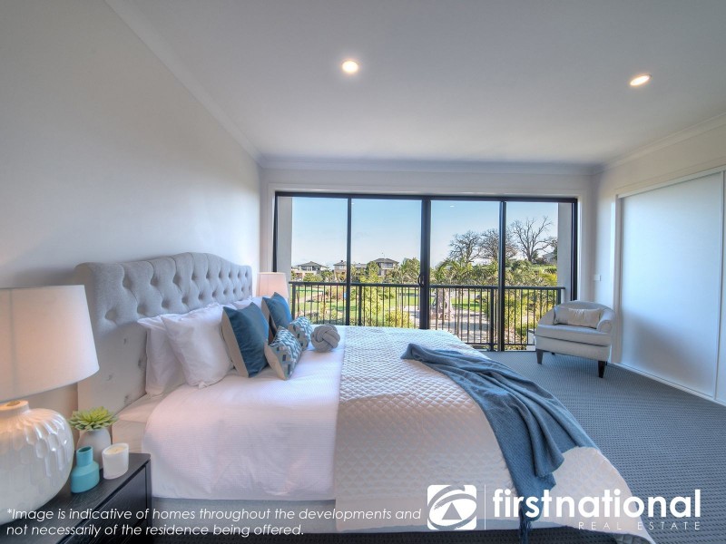 25 Fawkner Walk, Clyde North VIC 3978