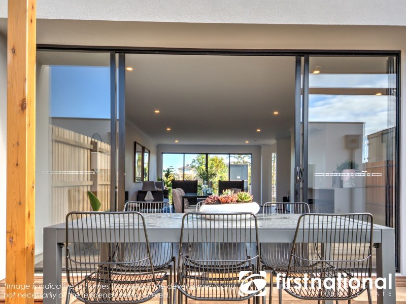 25 Fawkner Walk, Clyde North VIC 3978