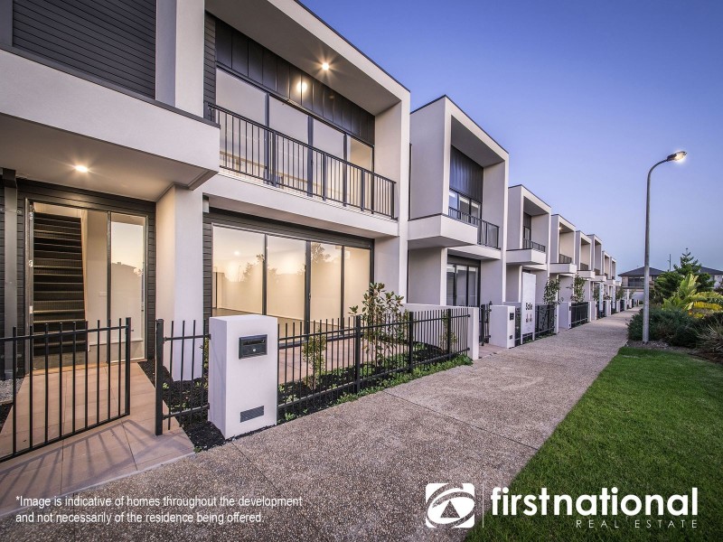 25 Fawkner Walk, Clyde North VIC 3978