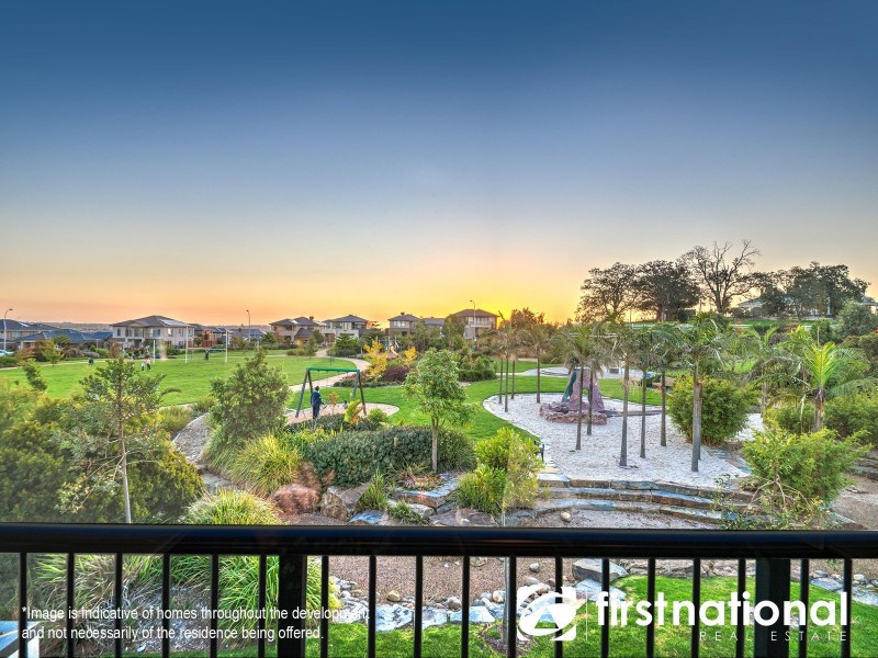 25 Fawkner Walk, Clyde North VIC 3978