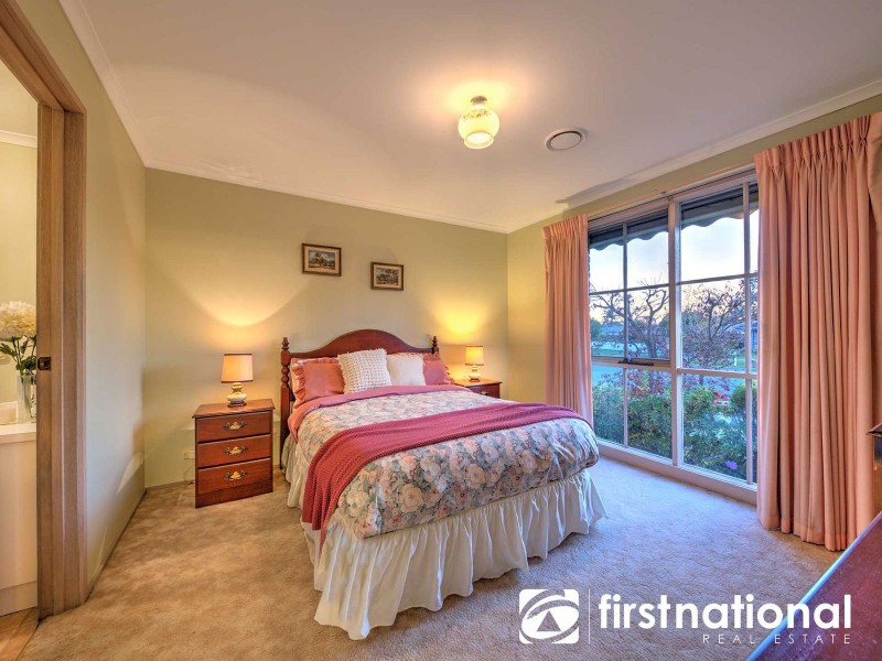 31 St Boswells Avenue, Berwick VIC 3806